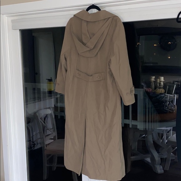London Fog Vintage Trench Coat - Picture 4 of 6
